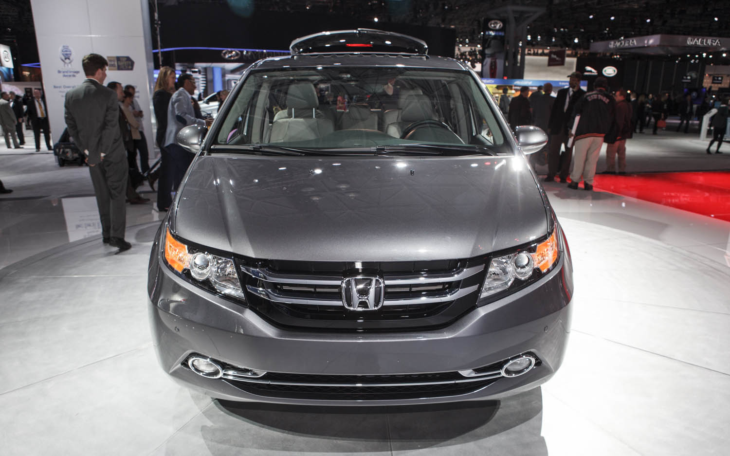 Honda Odyssey 2014 tăng giá từ 300 USD 