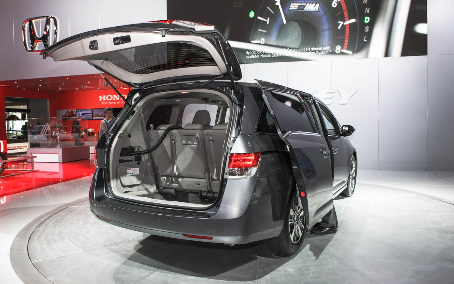 Honda Odyssey 2014 tăng giá từ 300 USD 