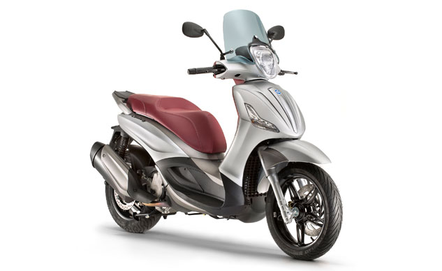 Piaggio Beverly 300 HPE first impressions scooter revie  Visordown