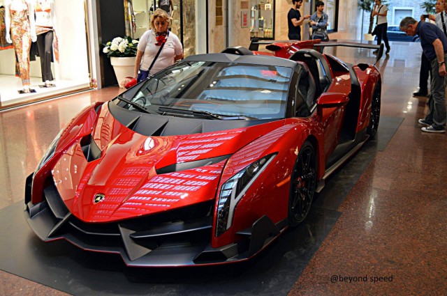 Khám phá siêu xe Veneno chiếc Lamborghini đắt nhất từng được bán