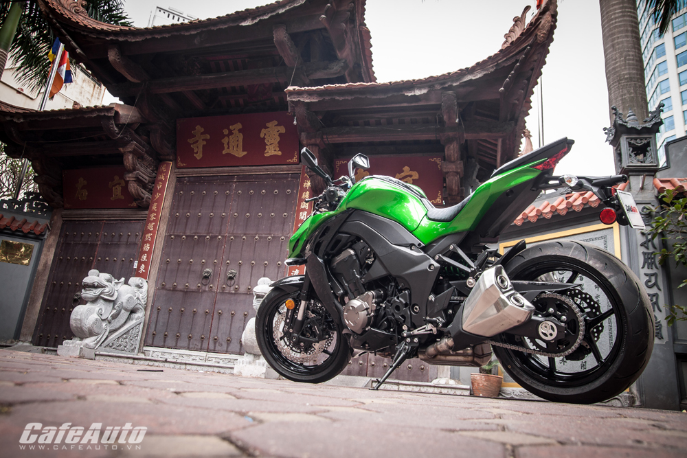 Cận cảnh Kawasaki Z1000 2015 giá 500 triệu đồng tại Hà Nội - CafeAuto.Vn