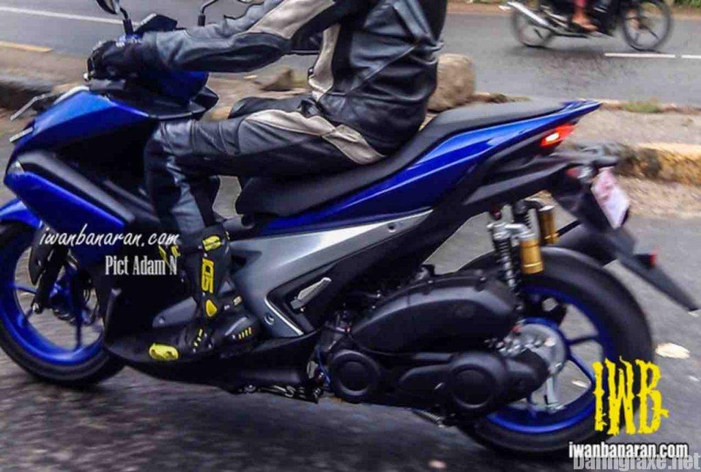 Xe máy tay ga thể thao Honda NVX 155 VVA thế hệ II có gì mới