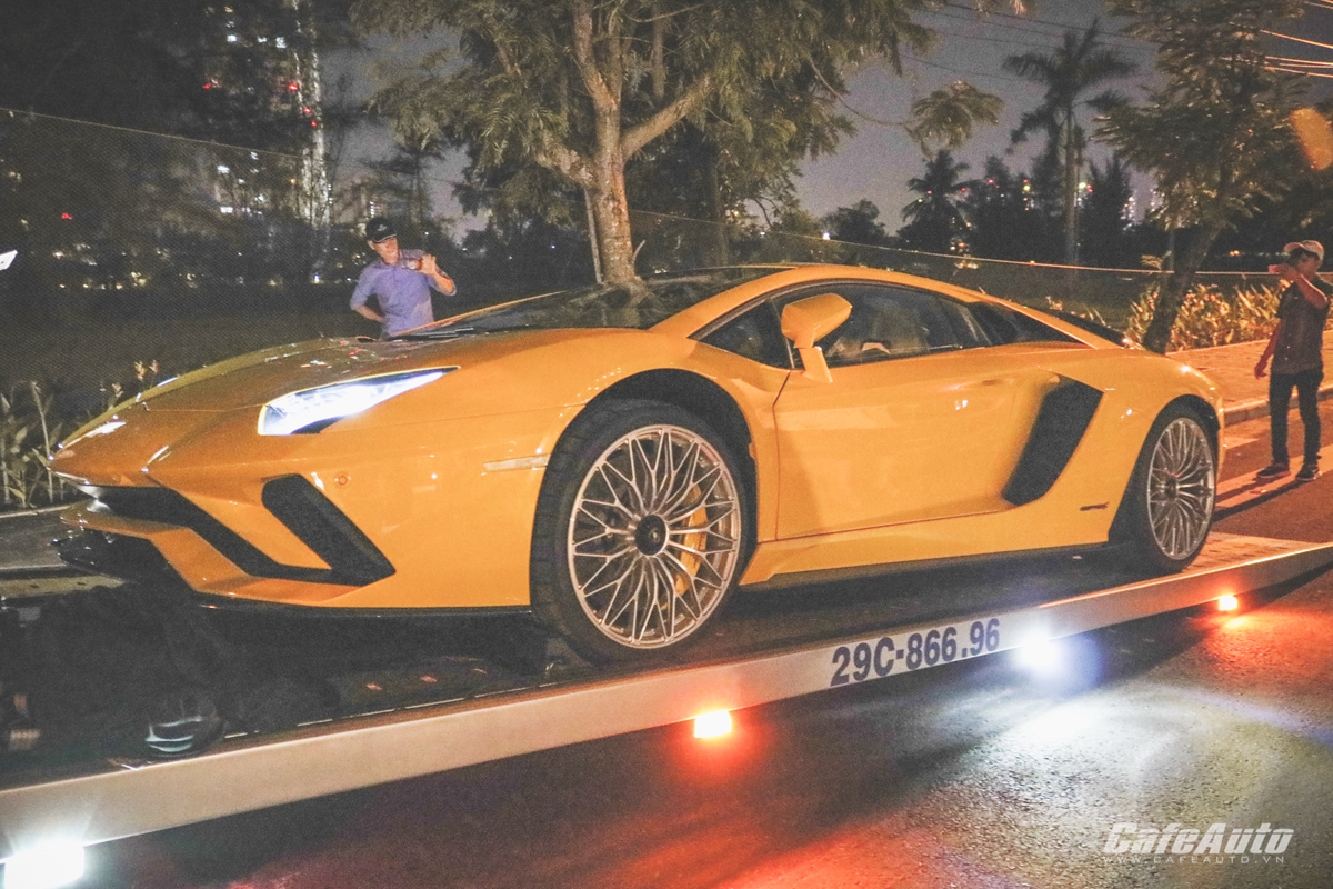 lamborghini-aventador-s-duy-nhat-tai-viet-nam-da-co-chu-gia-tren-40-ty-dong