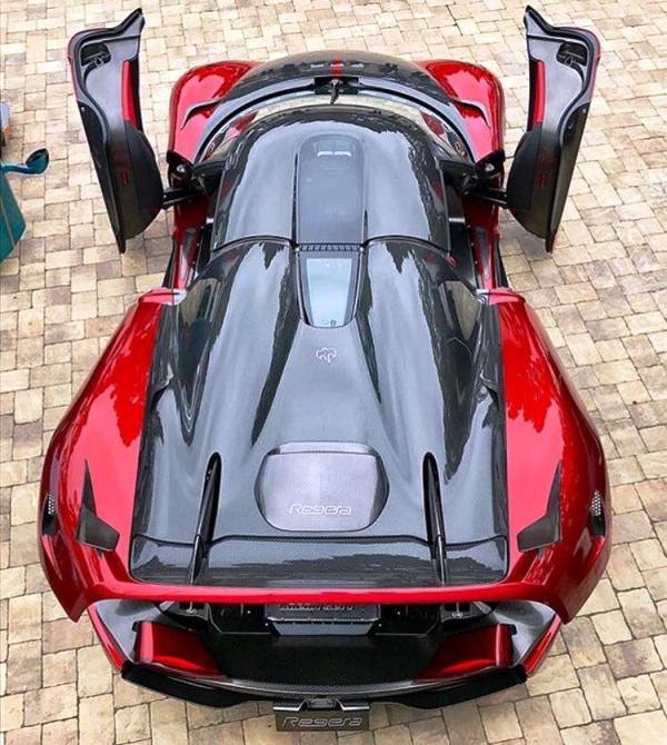 koenigsegg-mang-dan-xe-trieu-do-dot-mat-nguoi-ham-mo