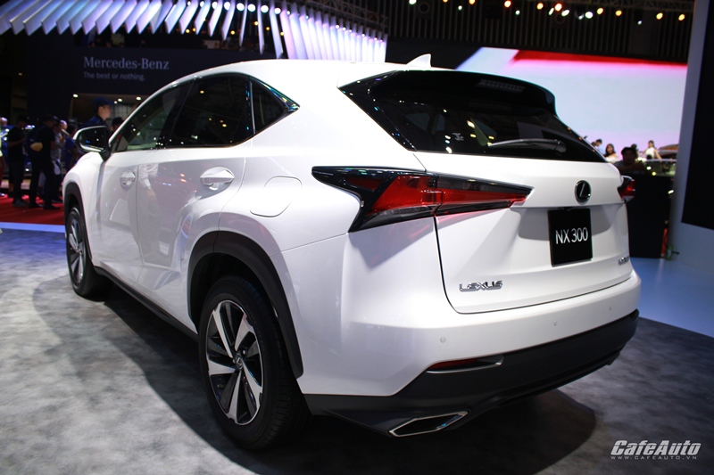 lexus-nx300-chinh-thuc-len-ke-gia-hon-2-4-ty-dong-dau-volvo-xc60