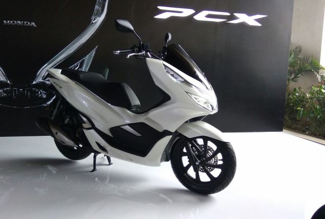 Honda PCX 2018 ra mắt thiết kế mới trang bị thêm ABS  Kường Ngân