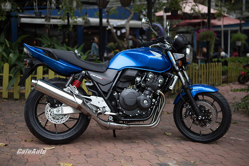 Honda CB400 SF bản kỷ niệm 25 năm về Việt Nam với giá từ 3899 triệu đồng