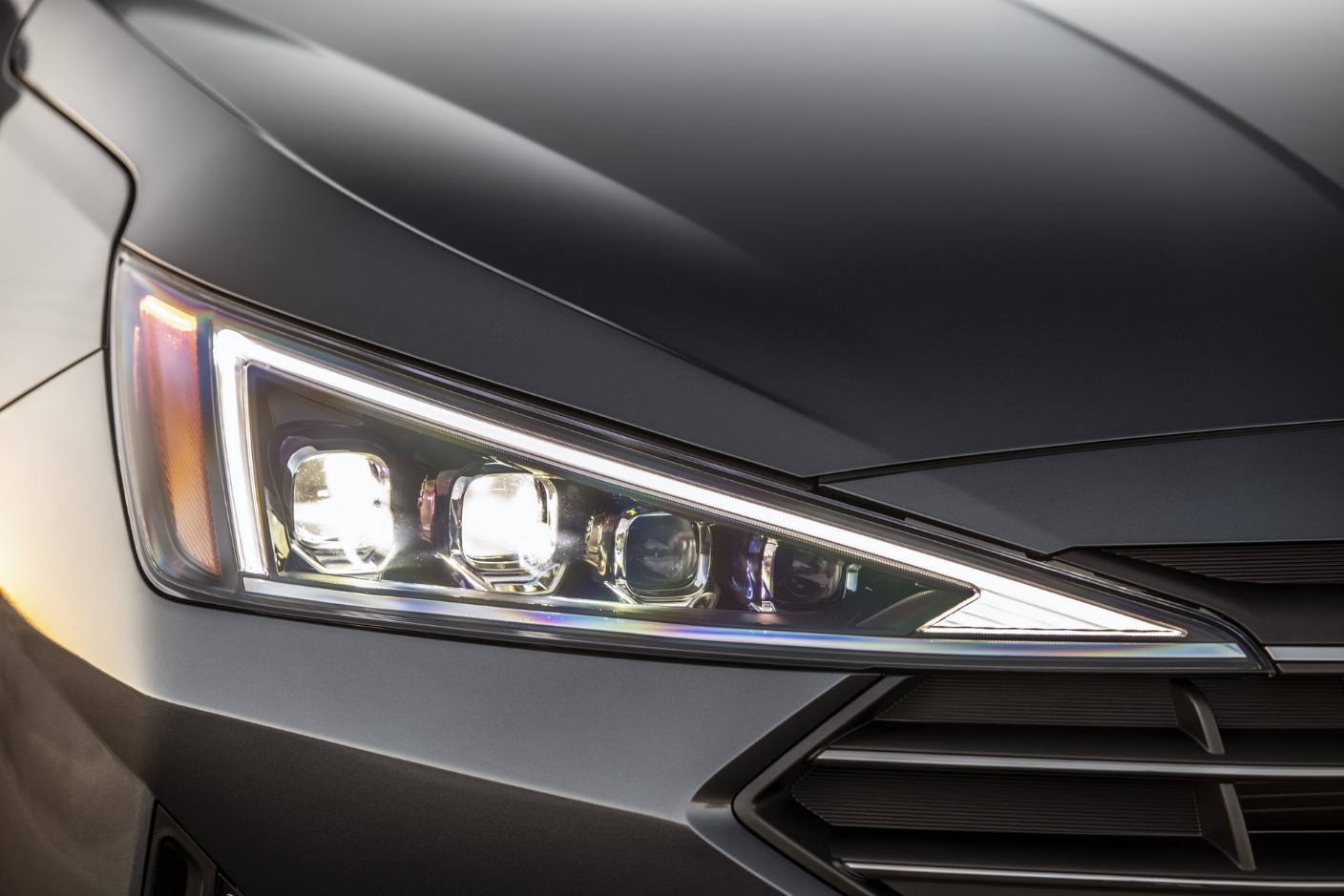 Hyundai Elantra 2019 bổ sung nhiều công nghệ mới