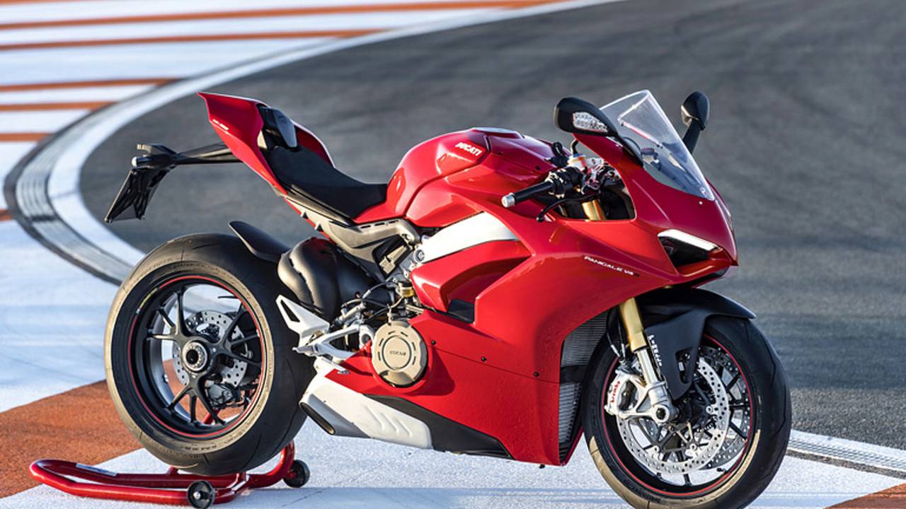 Ducati Panigale V4 S 2018 được bình chọn là chiếc xe máy của năm - ảnh 1