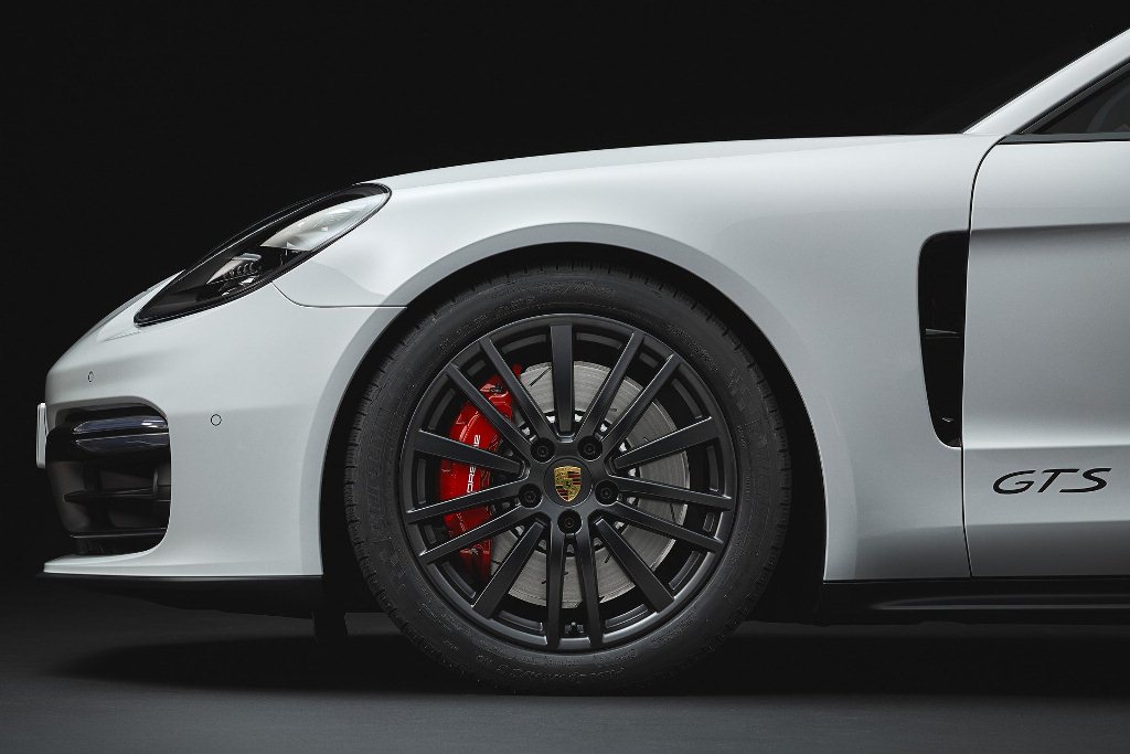 Khám phá bộ đôi Porsche Panamera GTS 2019 vừa ra mắt - ảnh 5
