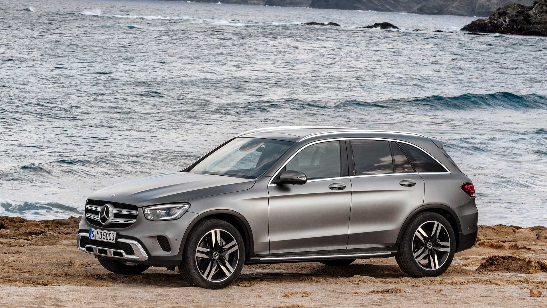 2019 MercedesBenz GLCClass Review Pricing and Specs