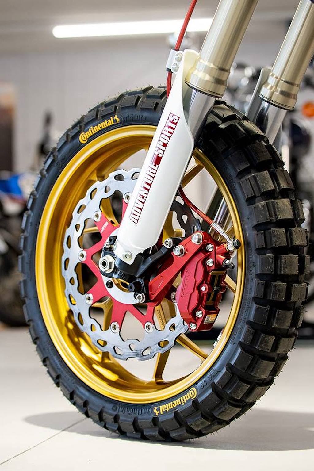 Honda CB1000R hóa thân “cào cào” tung hoành trên mọi địa hình ...