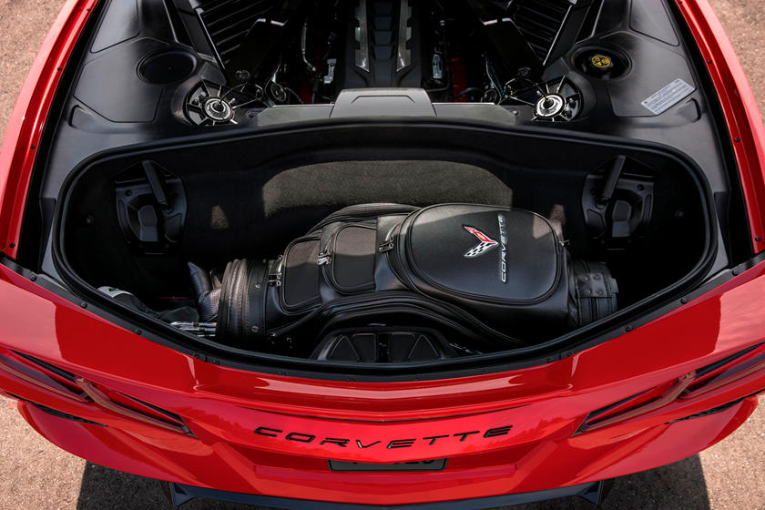 Chevrolet Corvette C8 – Chiếc xe Mỹ đang làm điên đầu người châu Âu -  