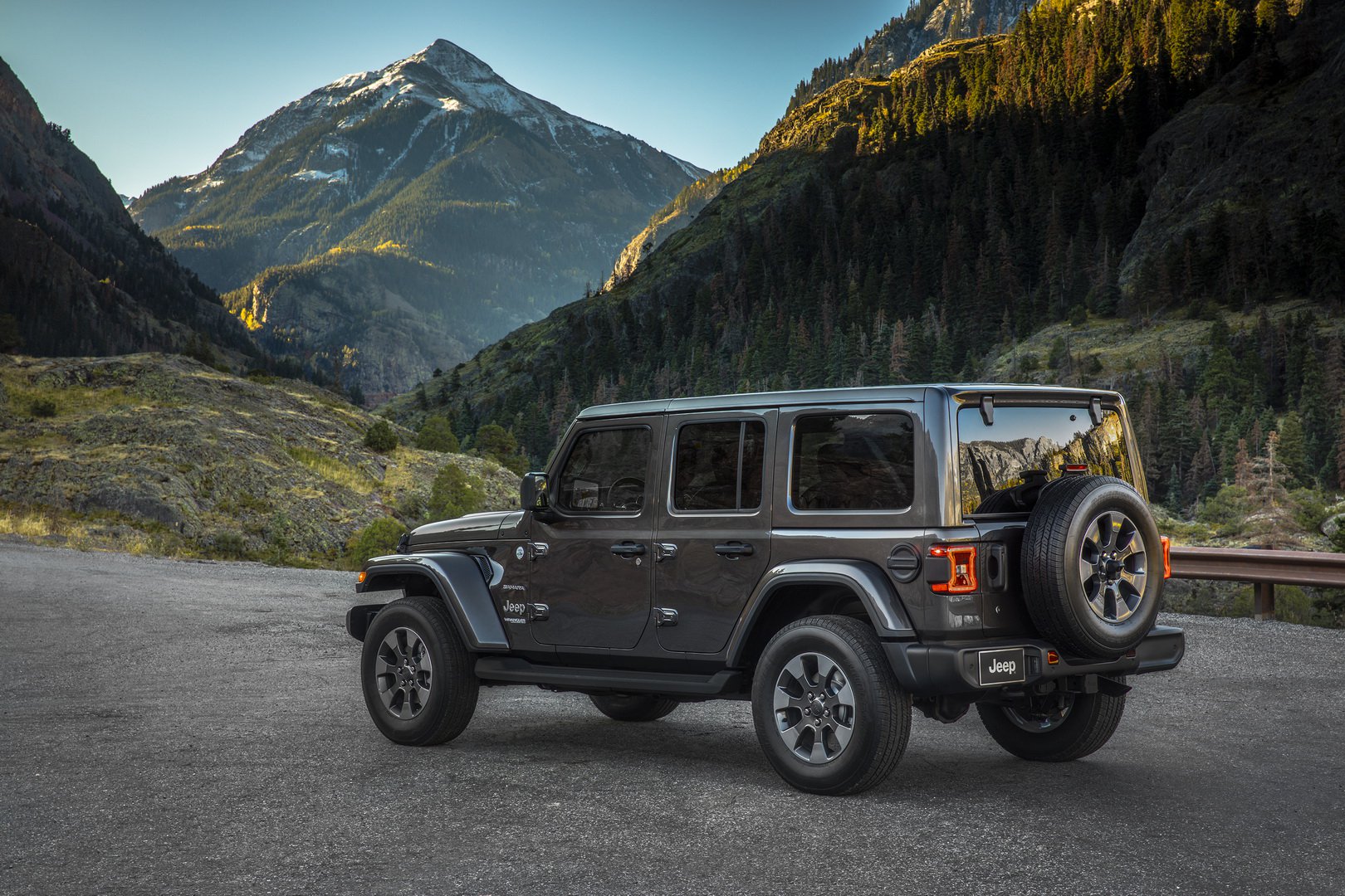 Jeep Wrangler 2020 sẽ ra mắt động cơ Eco Diesel V6 cuối năm nay -  