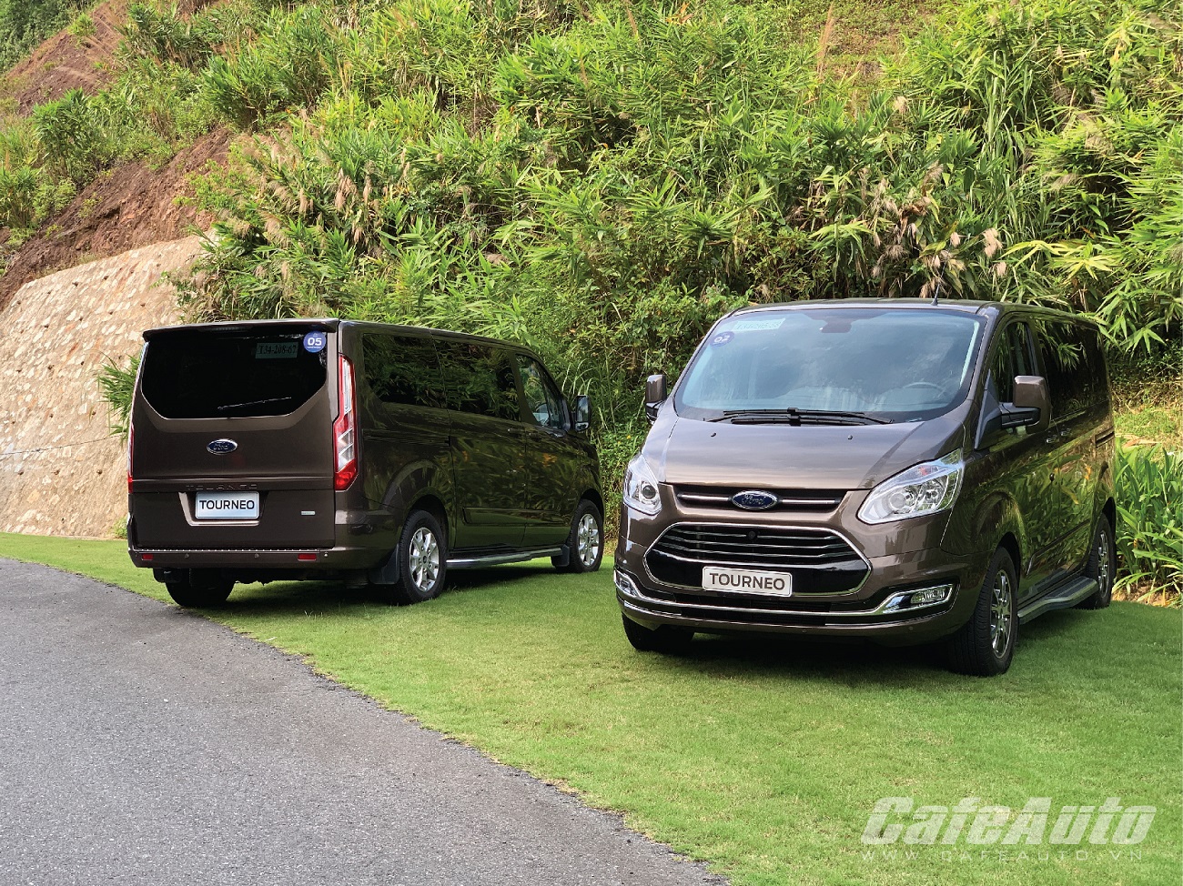 ford-tourneo-bi-dung-san-xuat-tai-viet-nam