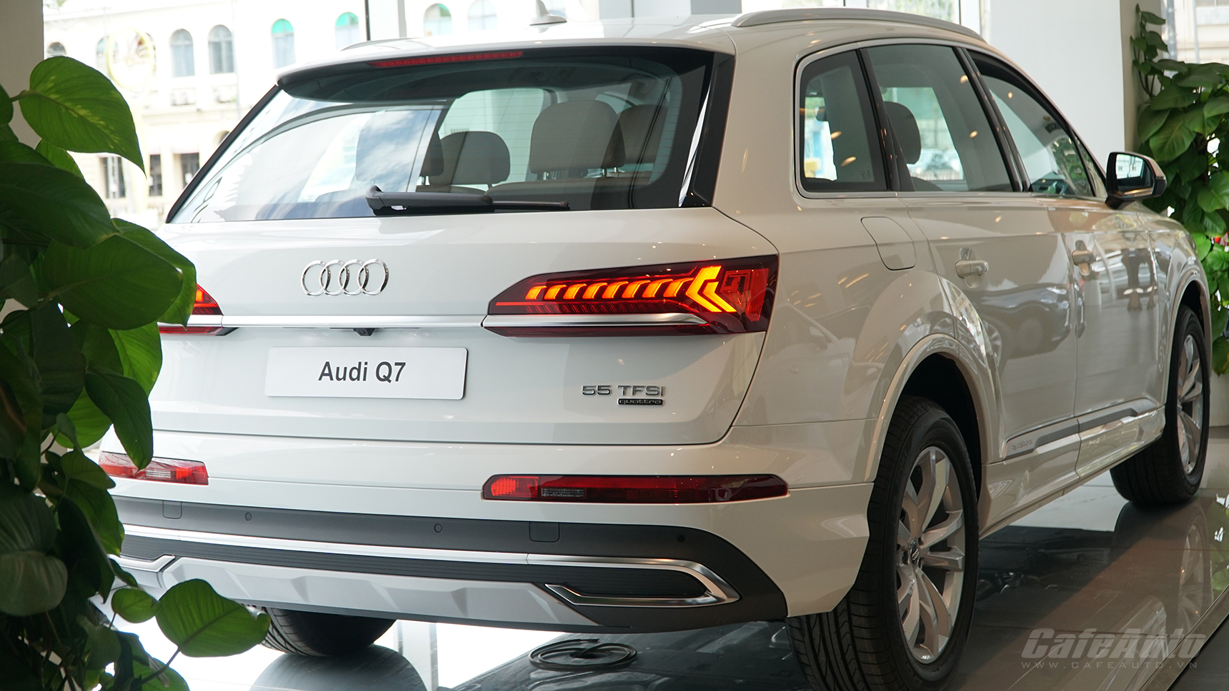 can-canh-audi-q7-the-he-moi