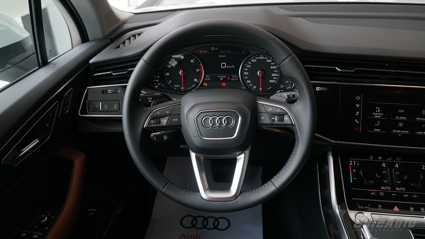 can-canh-audi-q7-the-he-moi