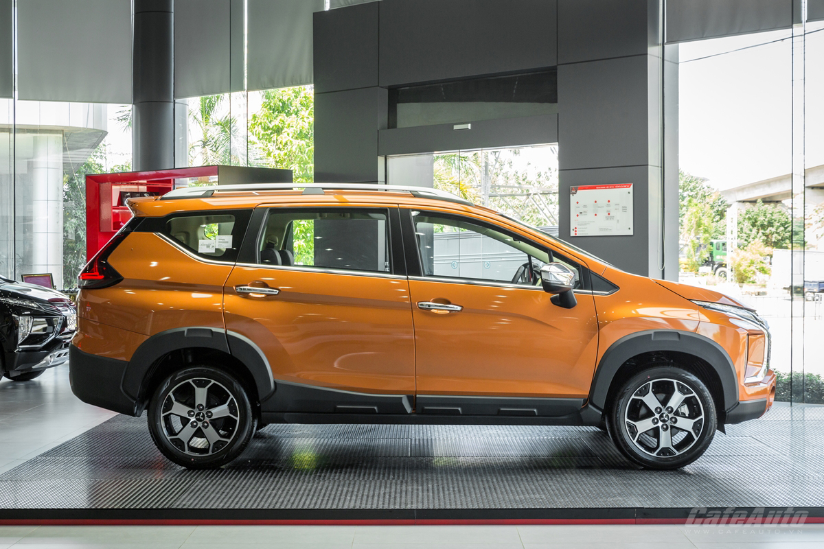 mitsubishi-xpander-cross-ra-mat-them-lua-chon-cho-suv