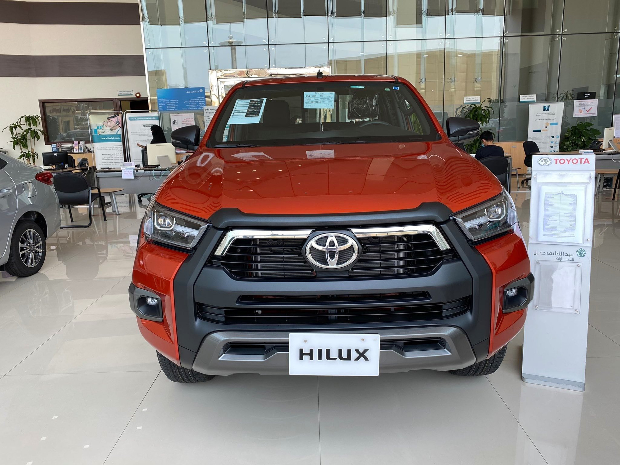 Đại lý nhận đặt cọc Toyota Hilux đời mới, kỳ vọng tạo “cú hích” doanh số cuối năm 2020