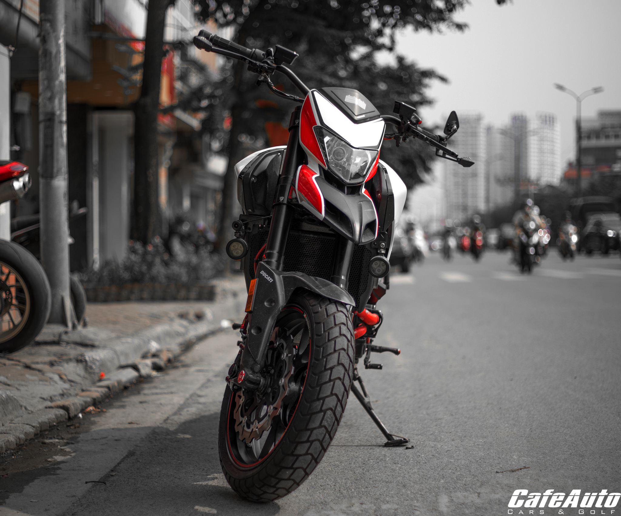 273  Ducati Hypermotard 821 2016