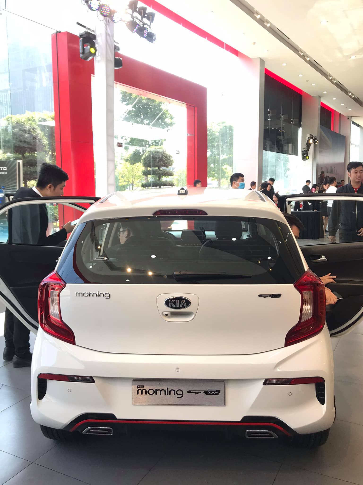 Kia Morning 2021 ra mắt phiên bản mới tại Việt Nam giá 439 triệu đồng cạnh  tranh VinFast Fadil  CafeAutoVn